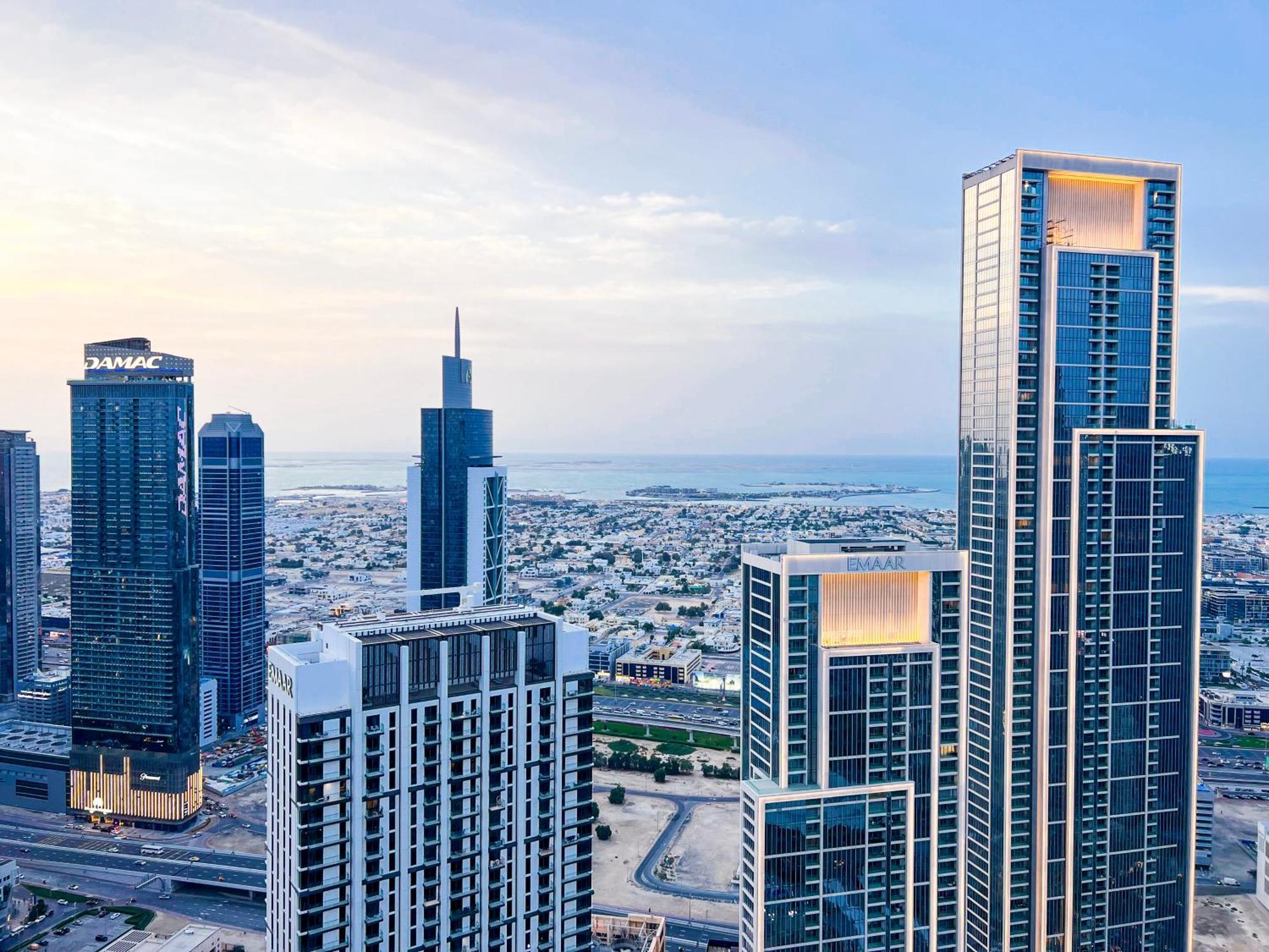 Downtown Luxury - Stunning Burj Khalifa & Sea View - 5 Minutes Walk To Dubai Mall Exterior photo